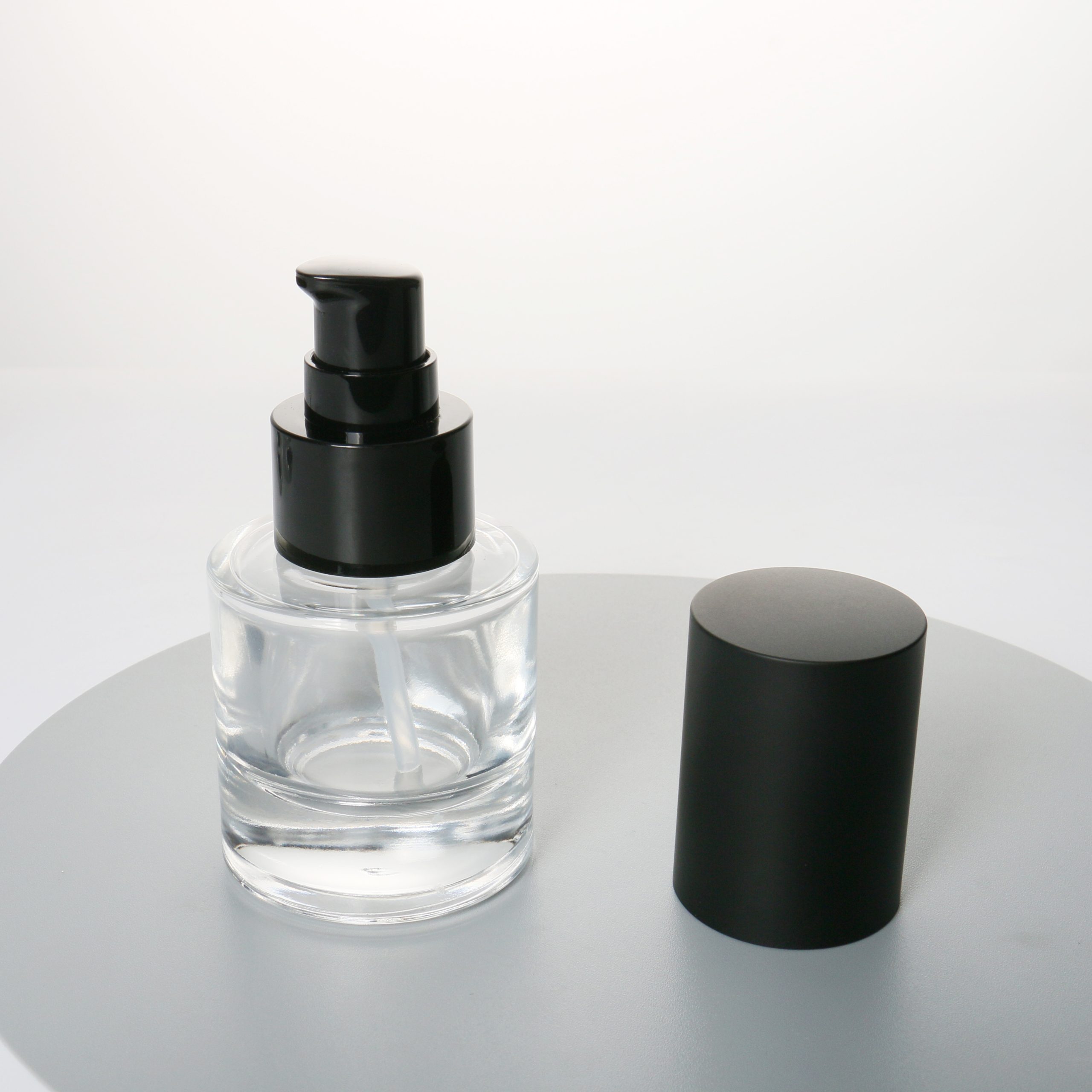 Luxury 30ml 50ml 100ml Clear Frosted Lotion Container Cream Liquid Foundation Bottle Cosmetic Glass Bottle With Pump