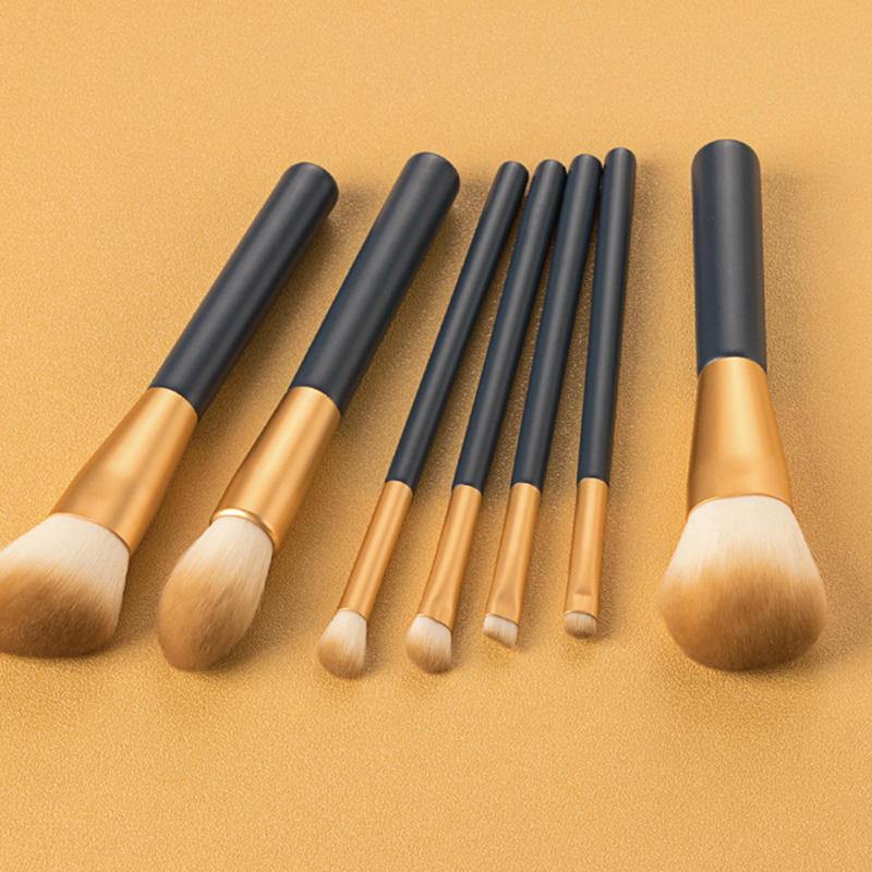 7Pcs Dark Blue Synthetic Hair Wood Handle Oem Makeup Brushes Dense Makeup Brush Set