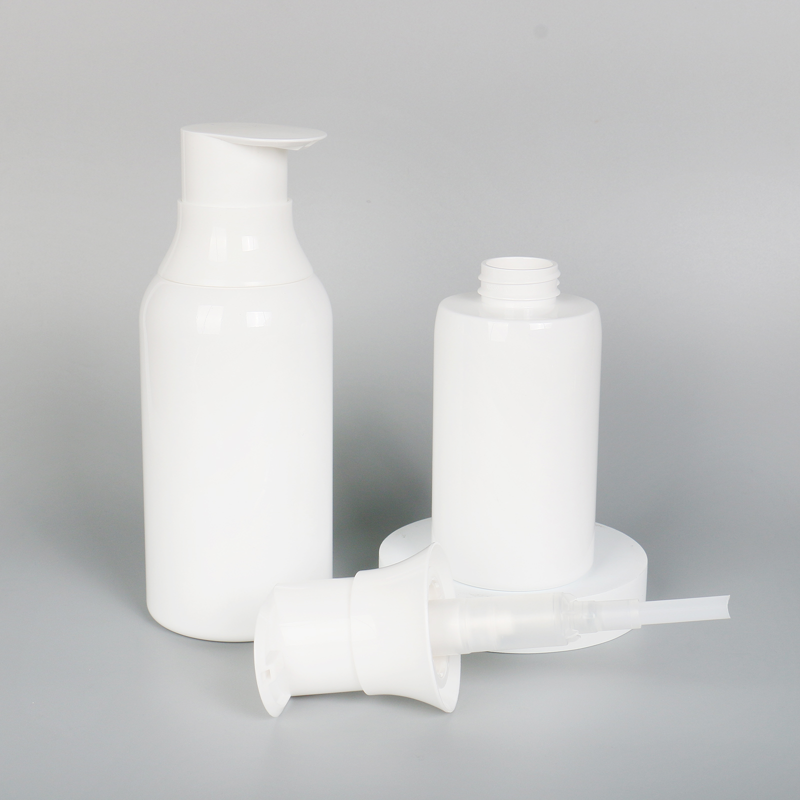 Customized 300ml 500ml Refillable Cosmetic Pet White Plastic Body Wash Shower Gel Pump Bottle Package