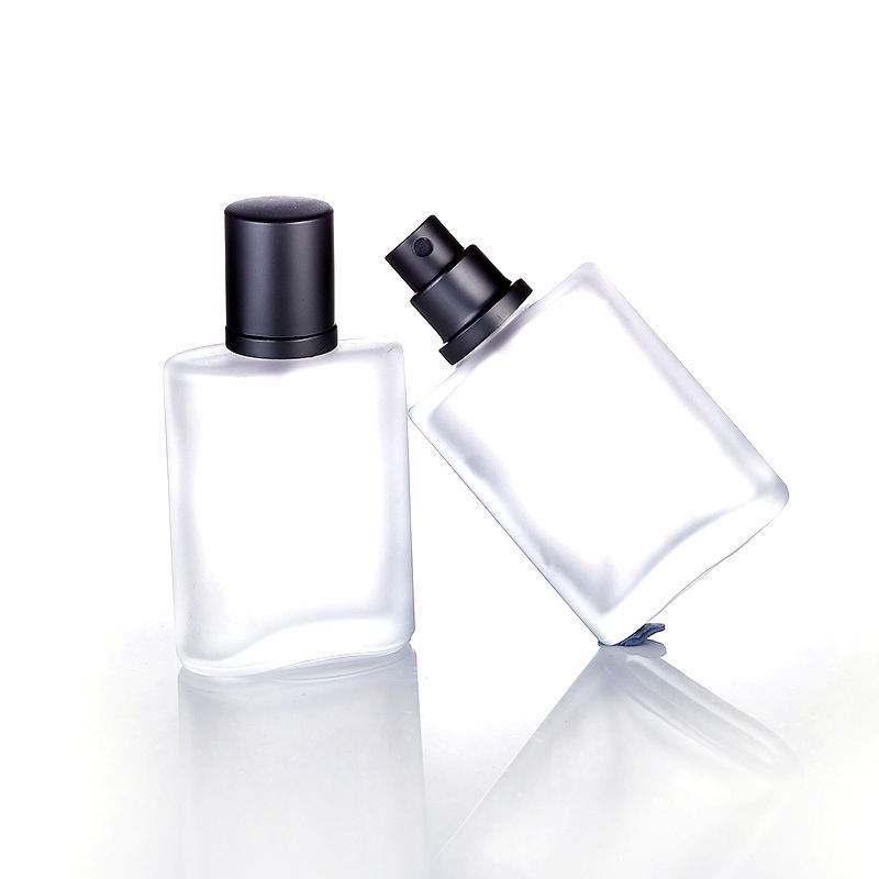 Luxury Recyclable 30ml 50ml 100ml Refillable Flat Square Frosted Glass Perfume Bottle With Pump Spray Cap