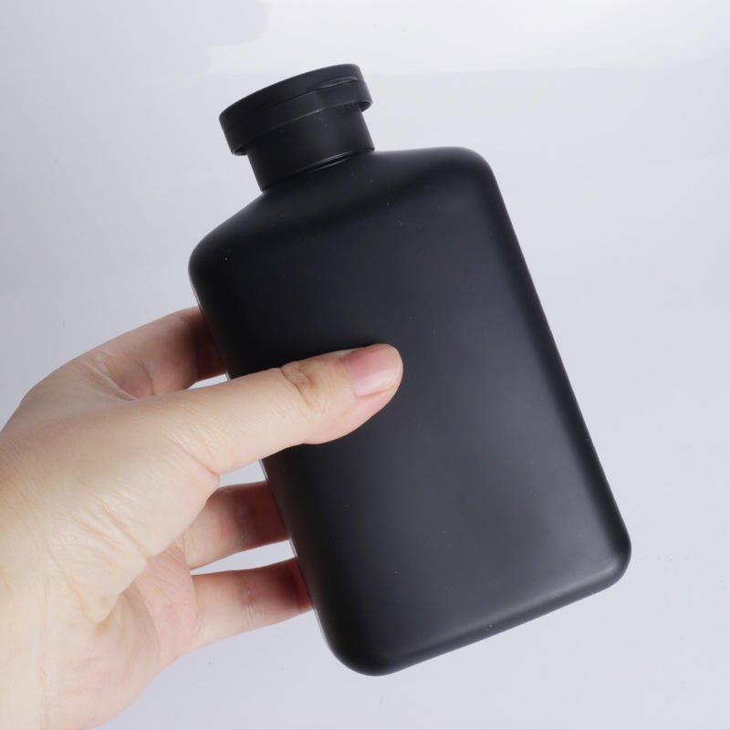 350ml PET Plastic Bottle Shampoo Matte Black Flat Shower Bottles Plastic Squeeze Bottle With Flip Top Cap For Men