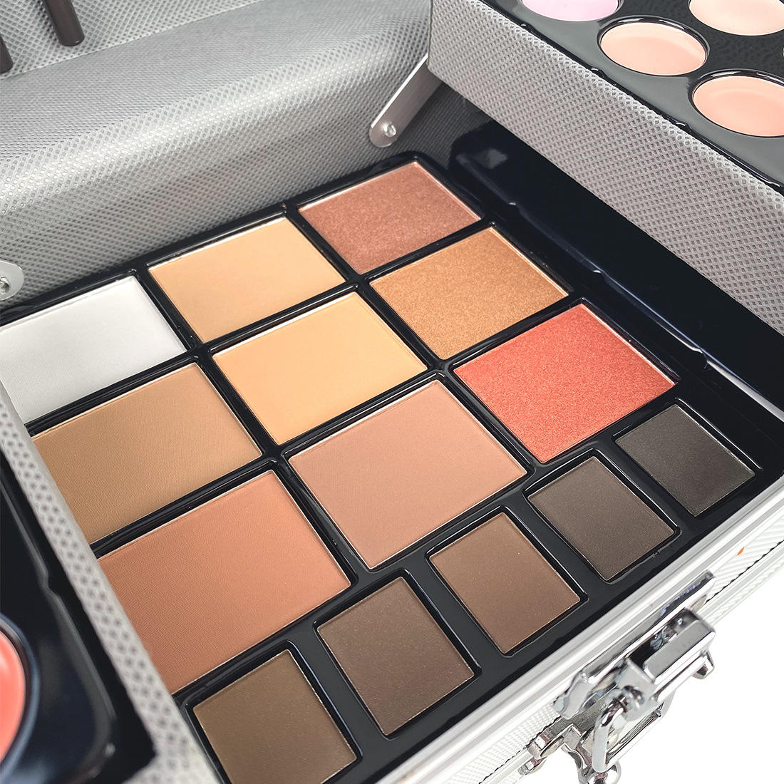 Fashion Women Cosmetic Case Full Professional Makeup Palette Concealer Blusher Pro 132 Full Color Eyeshadow Palette