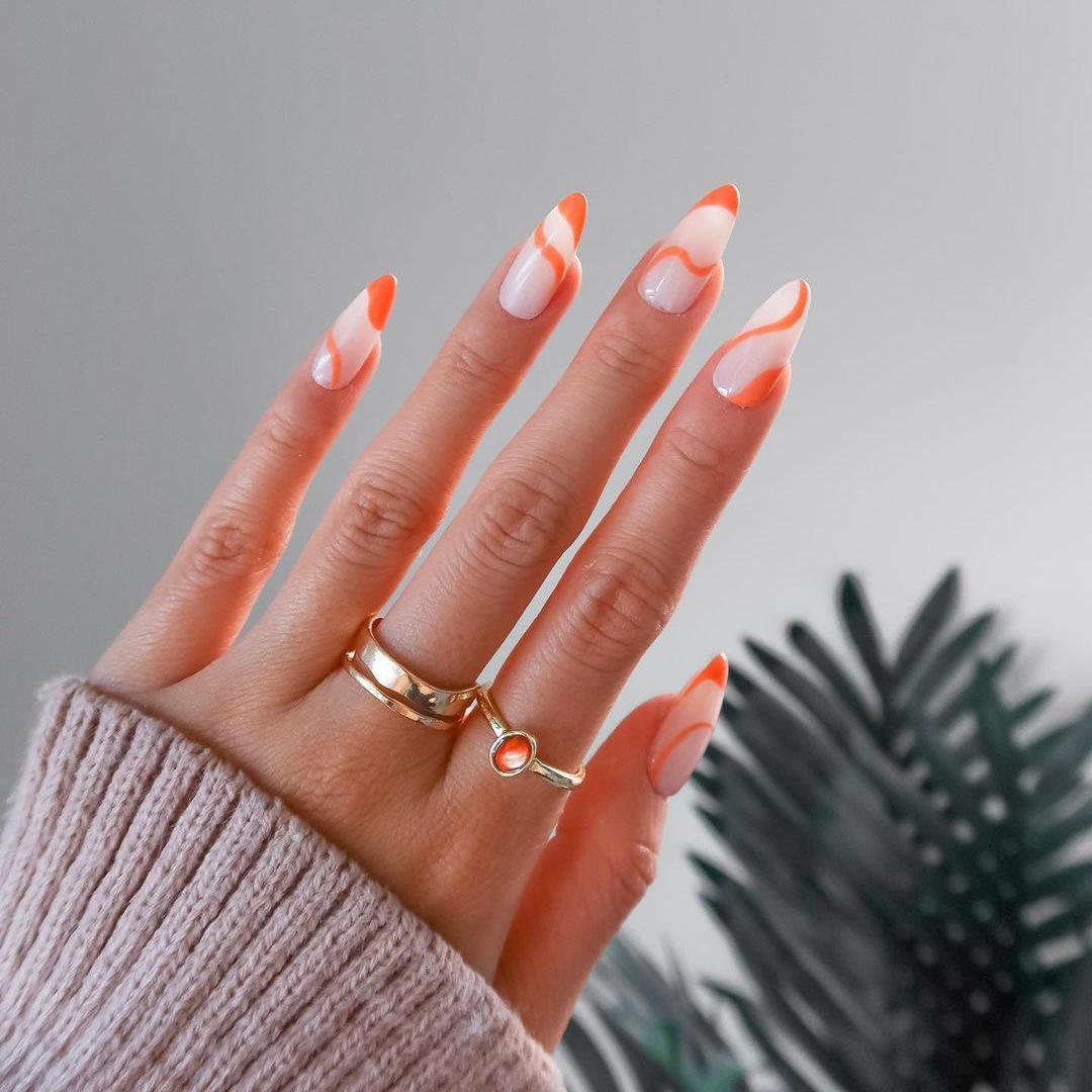 Minimalist Press On Nails Short Almond Women Orange Lines Fake Artificial Nails