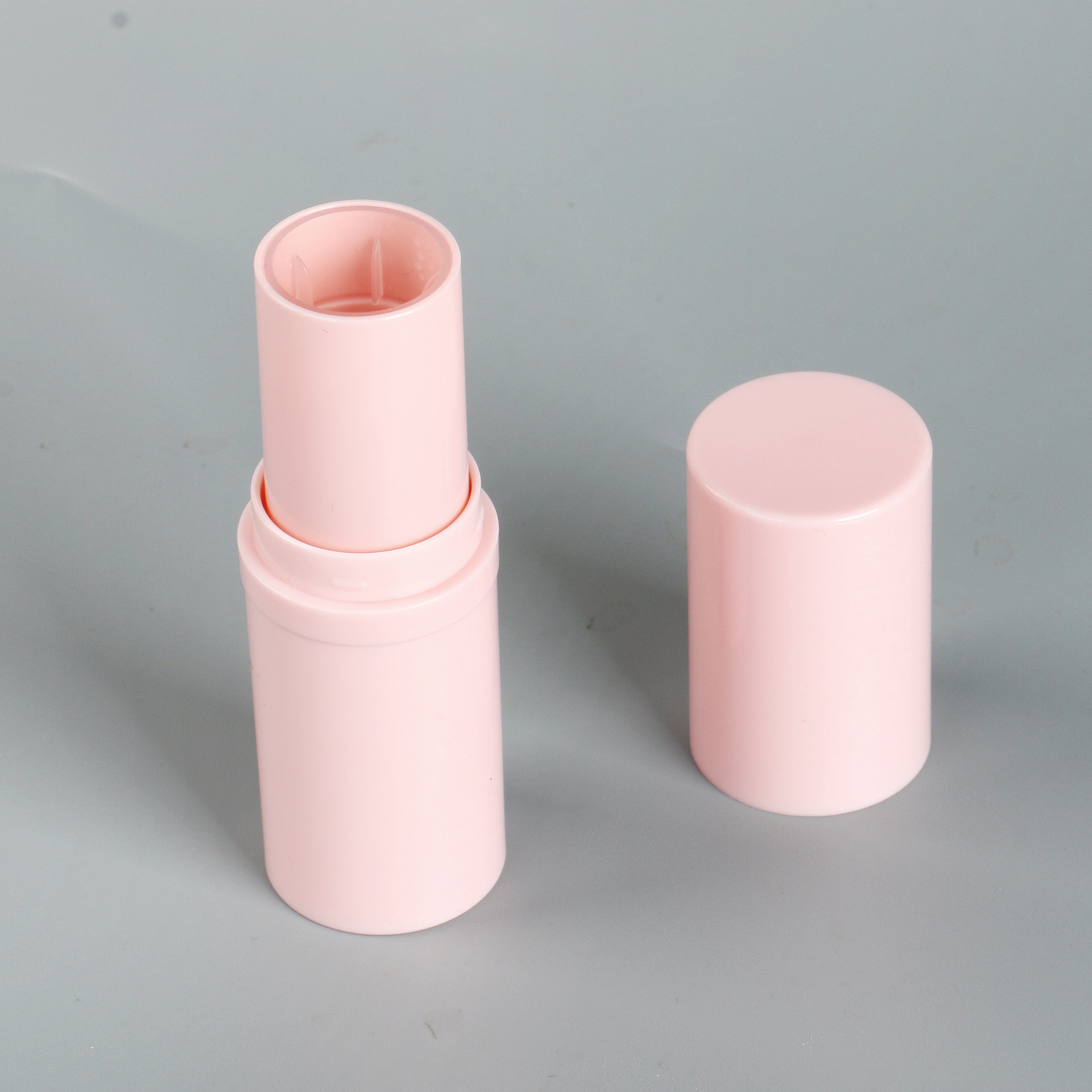 Customized Empty Plastic Packaging Round Shape Twist Lip Balm Tubes Container Pink Lipstick Tube