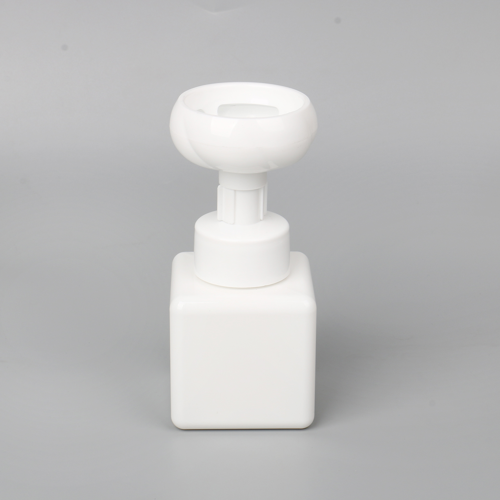 Refillable 250ml 450ml Square Facial Cleanser Soap Lotion Dispenser Pump Plastic Flower Shaped Foam Flower Bottle