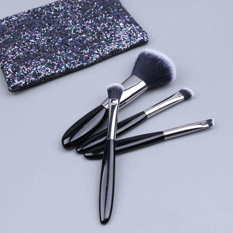 Short Handle Small Eyeshadow Eyebrow Brush Beauty Tools Travel Mini 4pcs Portable Makeup Brush Set With Glitter Cosmetic Bag