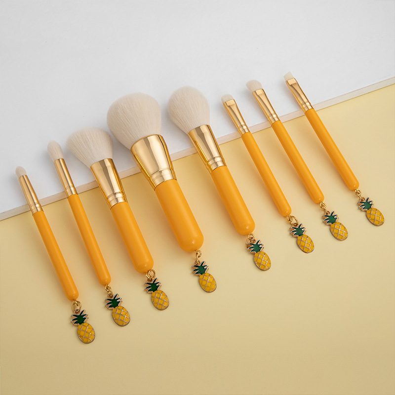 Professional Makeup Brush Fruit Pineapple Pendant High Quality 8pcs Wood Handle Private Label Makeup Brush Set