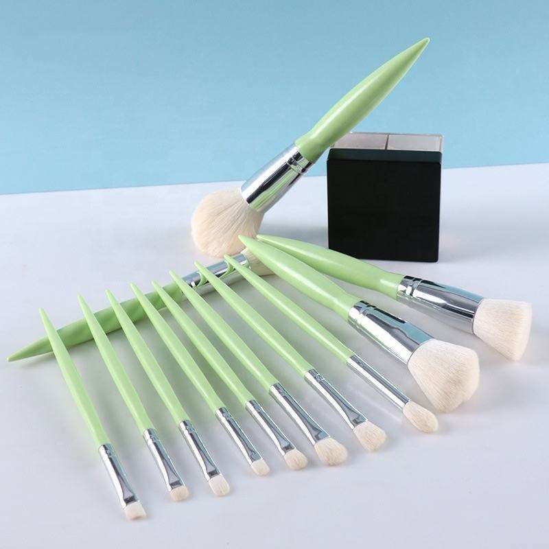 Private Label Soft Cosmetic Brush Set 12pcs Luxury Green Makeup Brush Set With Travel Portable Bag