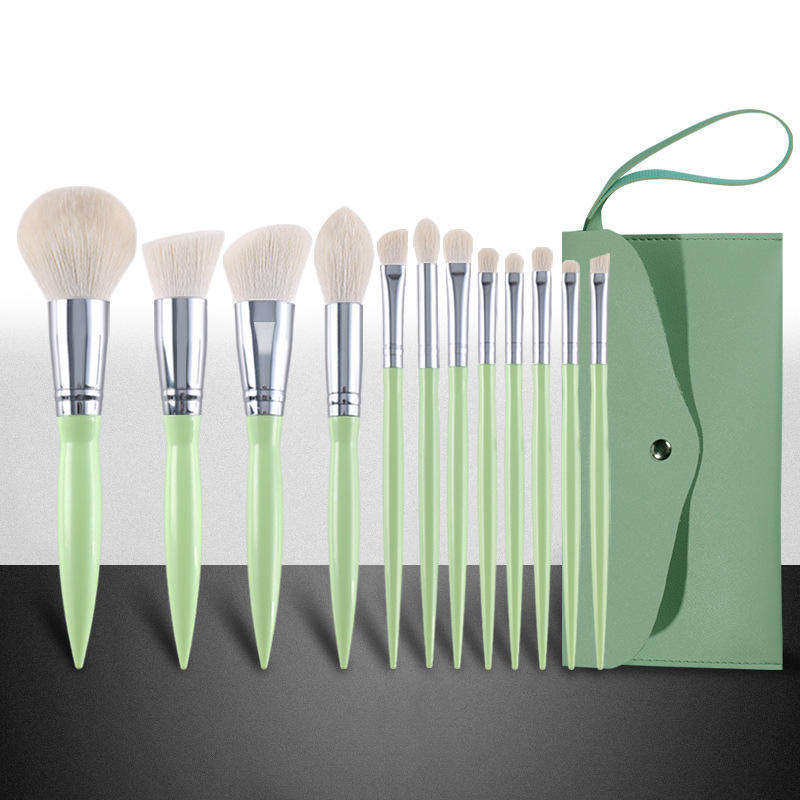 Private Label Soft Cosmetic Brush Set 12pcs Luxury Green Makeup Brush Set With Travel Portable Bag