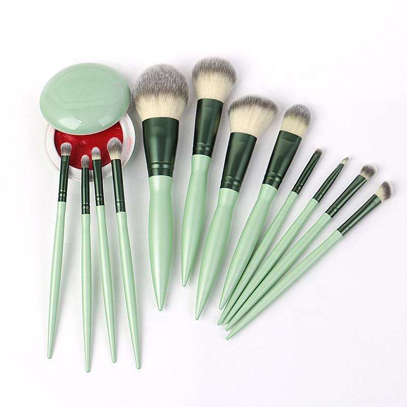 Private Label Soft Cosmetic Brush Set 12pcs Luxury Green Makeup Brush Set With Travel Portable Bag