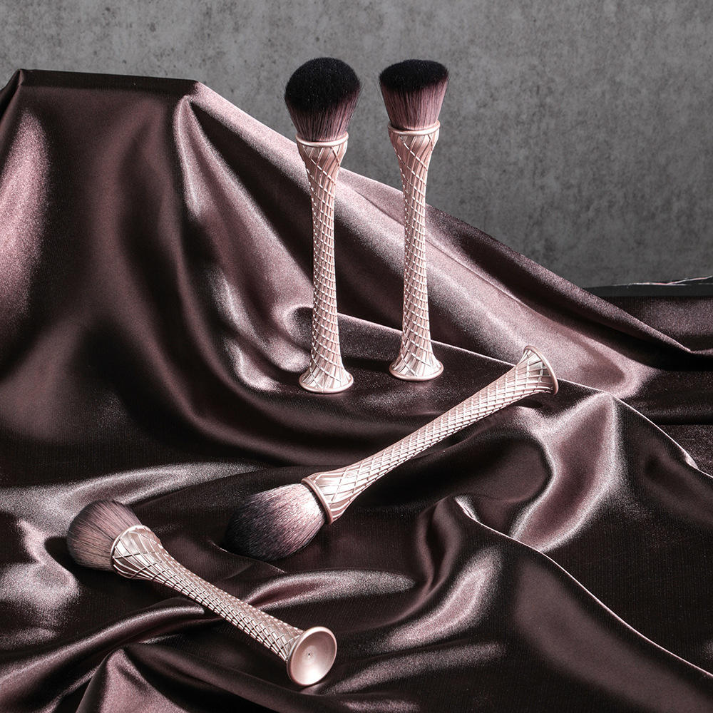 New Design Luxury Canton Tower Shape Brush Set Unique Stand-up Handle Slim Waist Powder Blush Flat Contour Single Makeup Brush