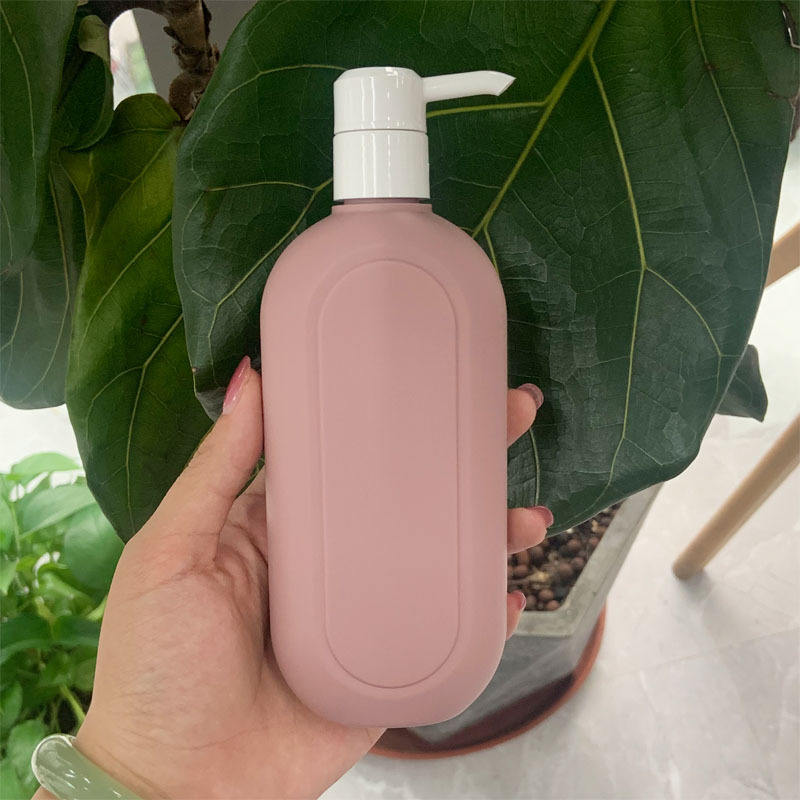 300ml 450ml Eco Friendly Refillable Body Wash Container PE Plastic Flat Round Empty Shampoo Bottle With Lotion Pump