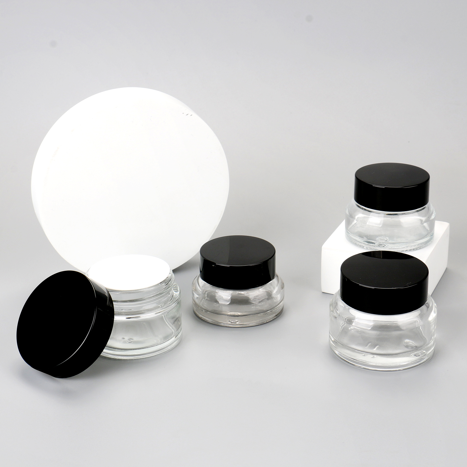 Transparent Inclined Shoulder Container 15g 30g Empty Slanted Shoulder Glass Face Cream Eye Cream Jars With Black Lid