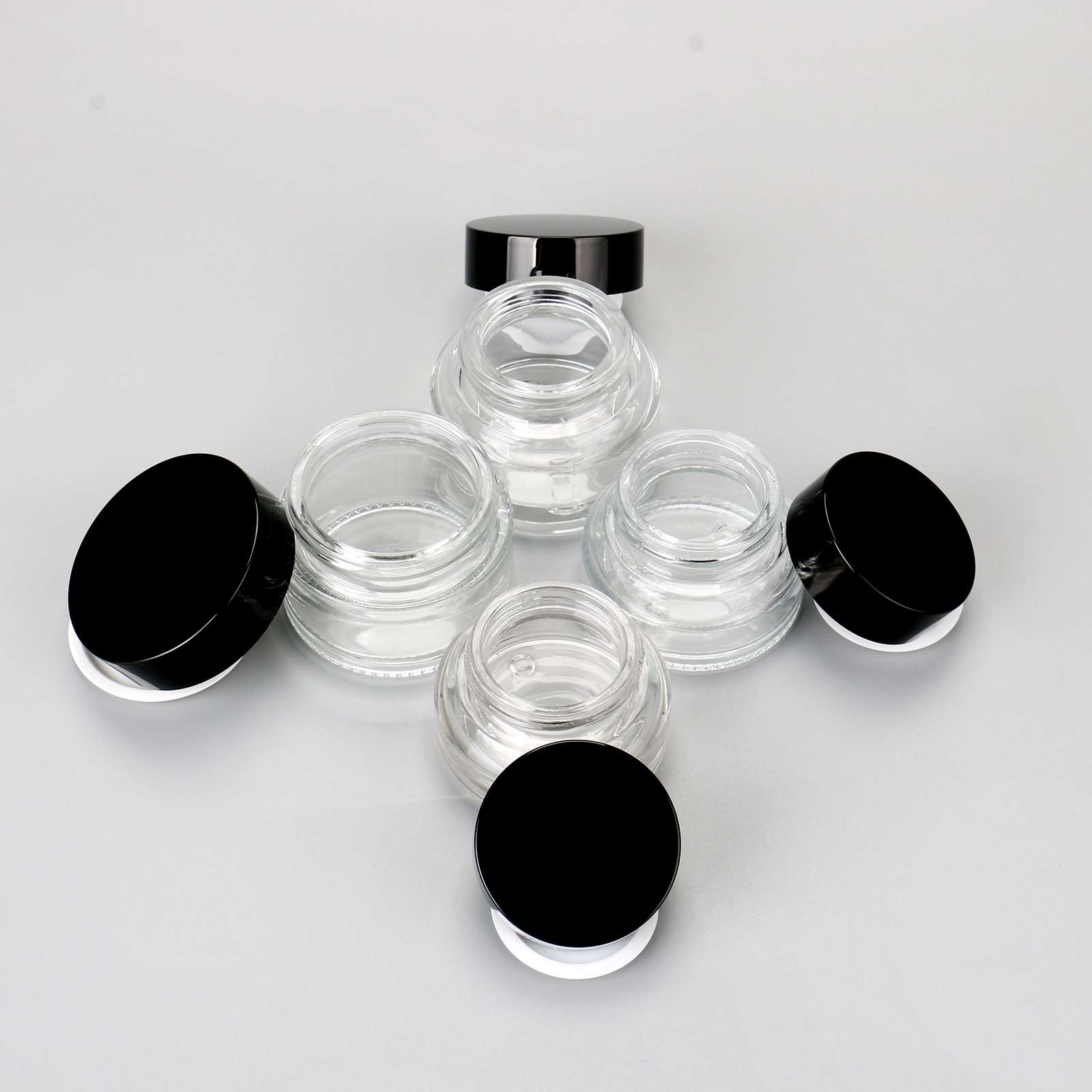 Transparent Inclined Shoulder Container 15g 30g Empty Slanted Shoulder Glass Face Cream Eye Cream Jars With Black Lid