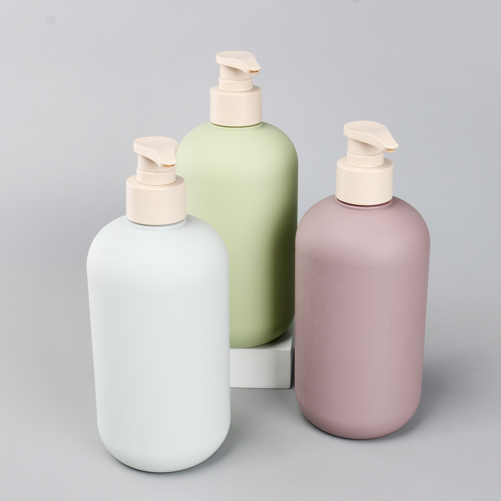 Large Capacity HDPE Plastic 200ml 250ml 300ml 500ml 800ml Eco Friendly Shampoo And Conditioner Bottles With Flip Pump Head