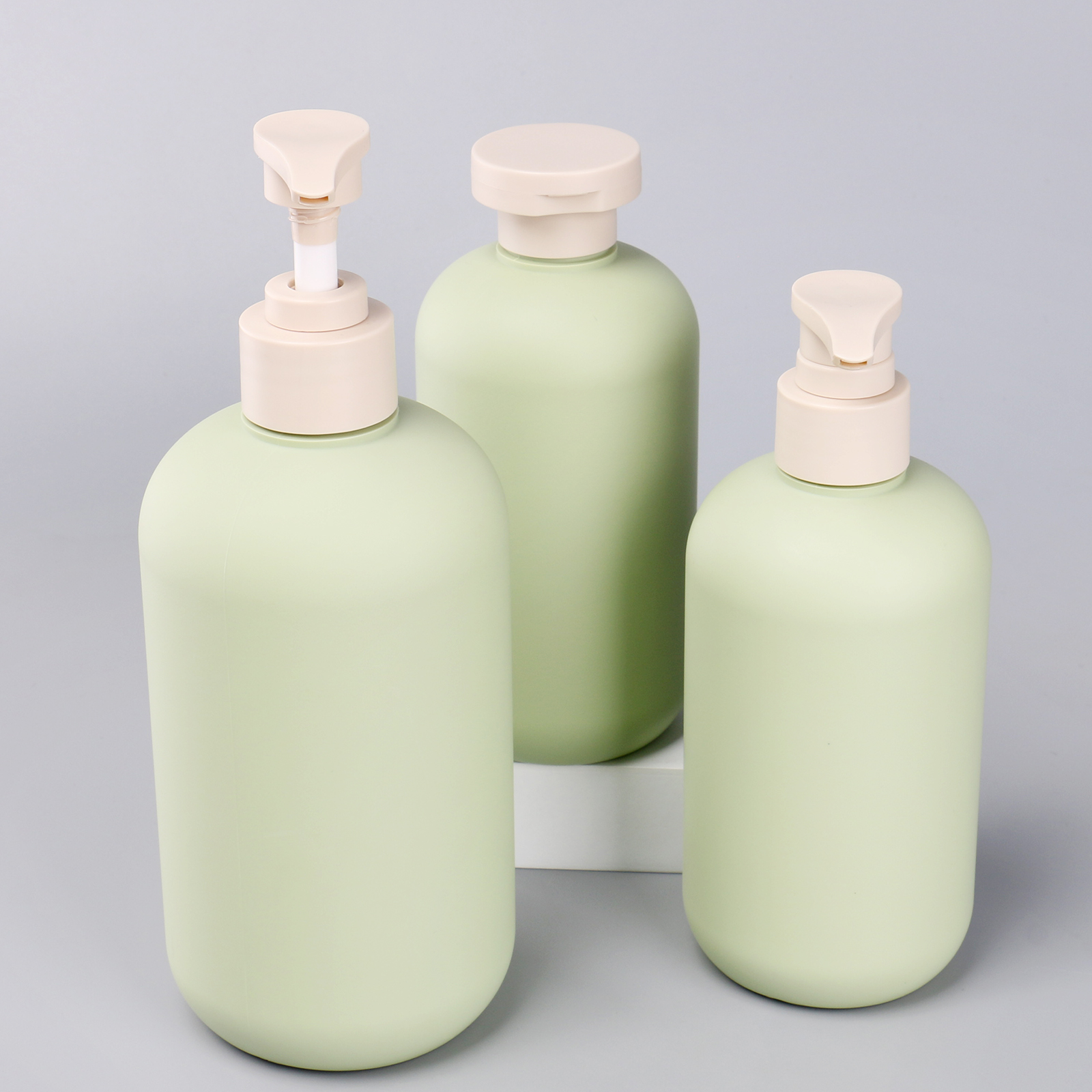 Large Capacity HDPE Plastic 200ml 250ml 300ml 500ml 800ml Eco Friendly Shampoo And Conditioner Bottles With Flip Pump Head