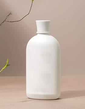 Custom 500ml Empty Flat Lotion Shampoo Bottle White HDPE Plastic Squeeze Bottles With Disc Cap