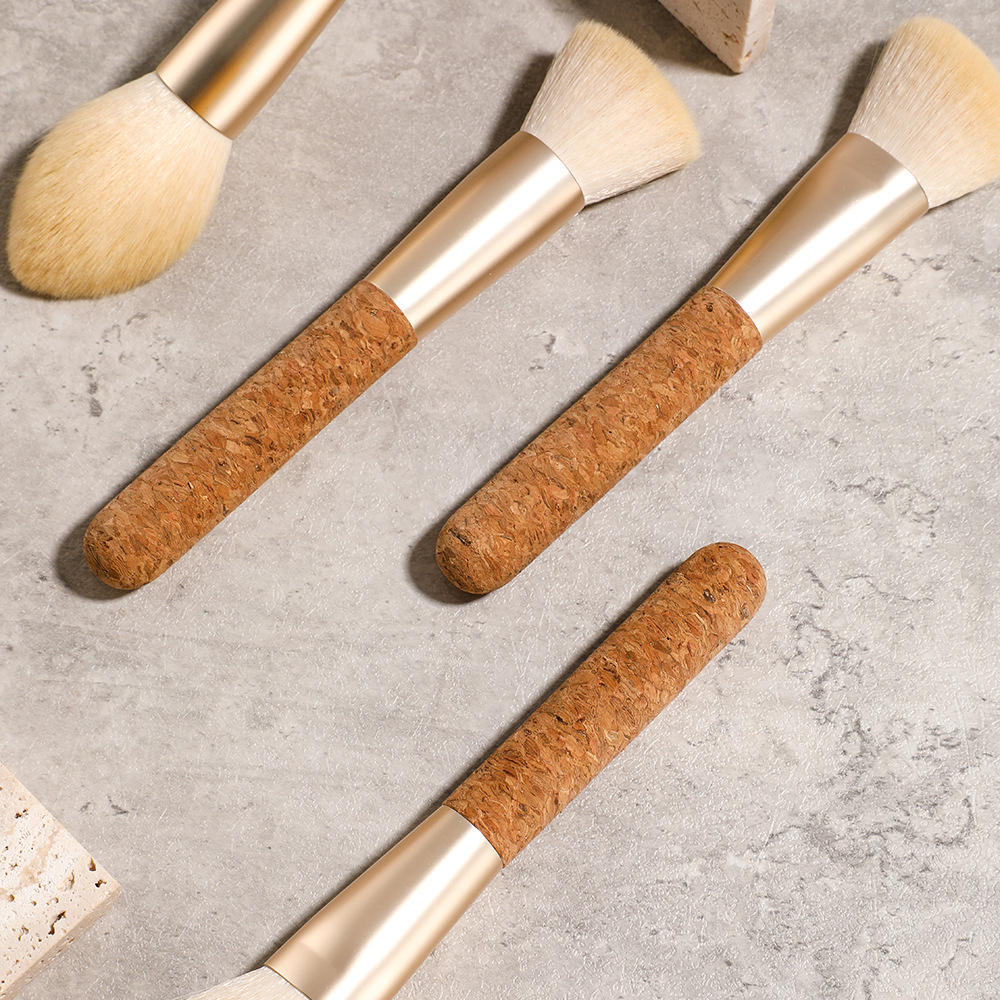 Custom Logo 4 Pcs Stacked Oak Wood Handle Makeup Brushes Vegan Irregular Soft Bristles Professional Makeup Brush Set