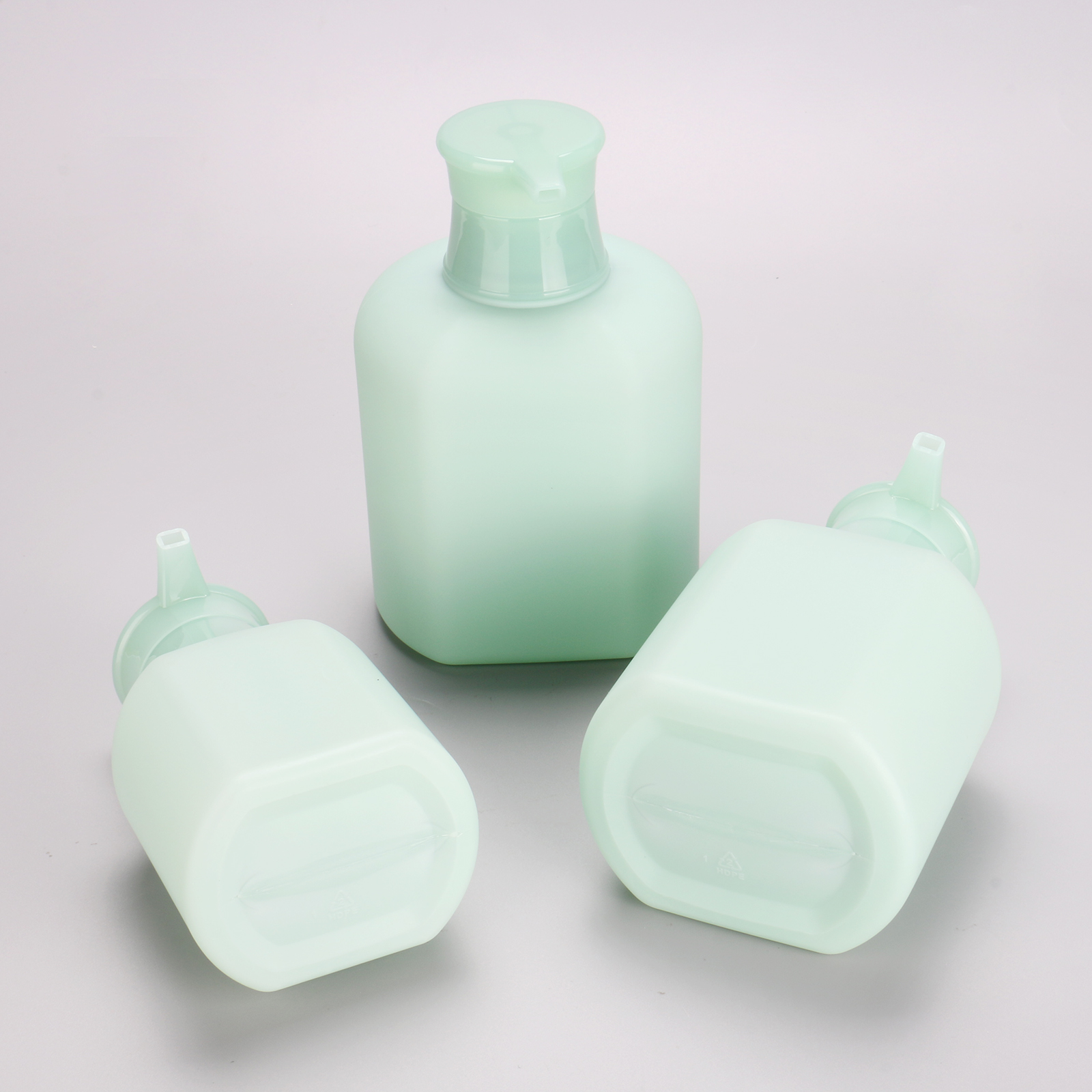 300ml 500ml 750ml Matte Green Lotion Bottle Plastic Empty Bottle Shampoo Hand Sanitizer Dispenser Cosmetic Pump Bottle