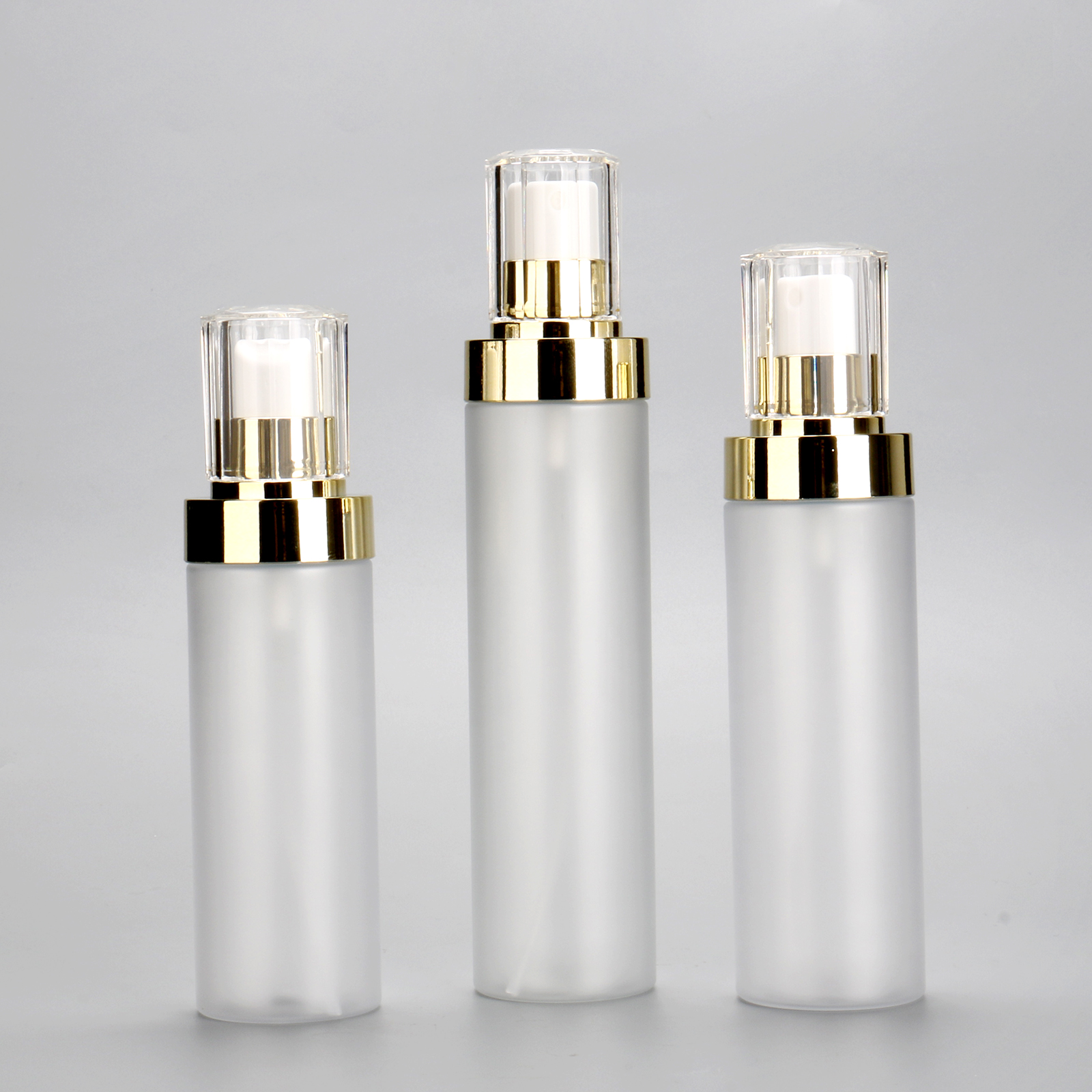 Round Flat Shoulder 100ml 120ml 150m Frosted PET Plastic Gold Plated Cover Press Type Lotion Bottle