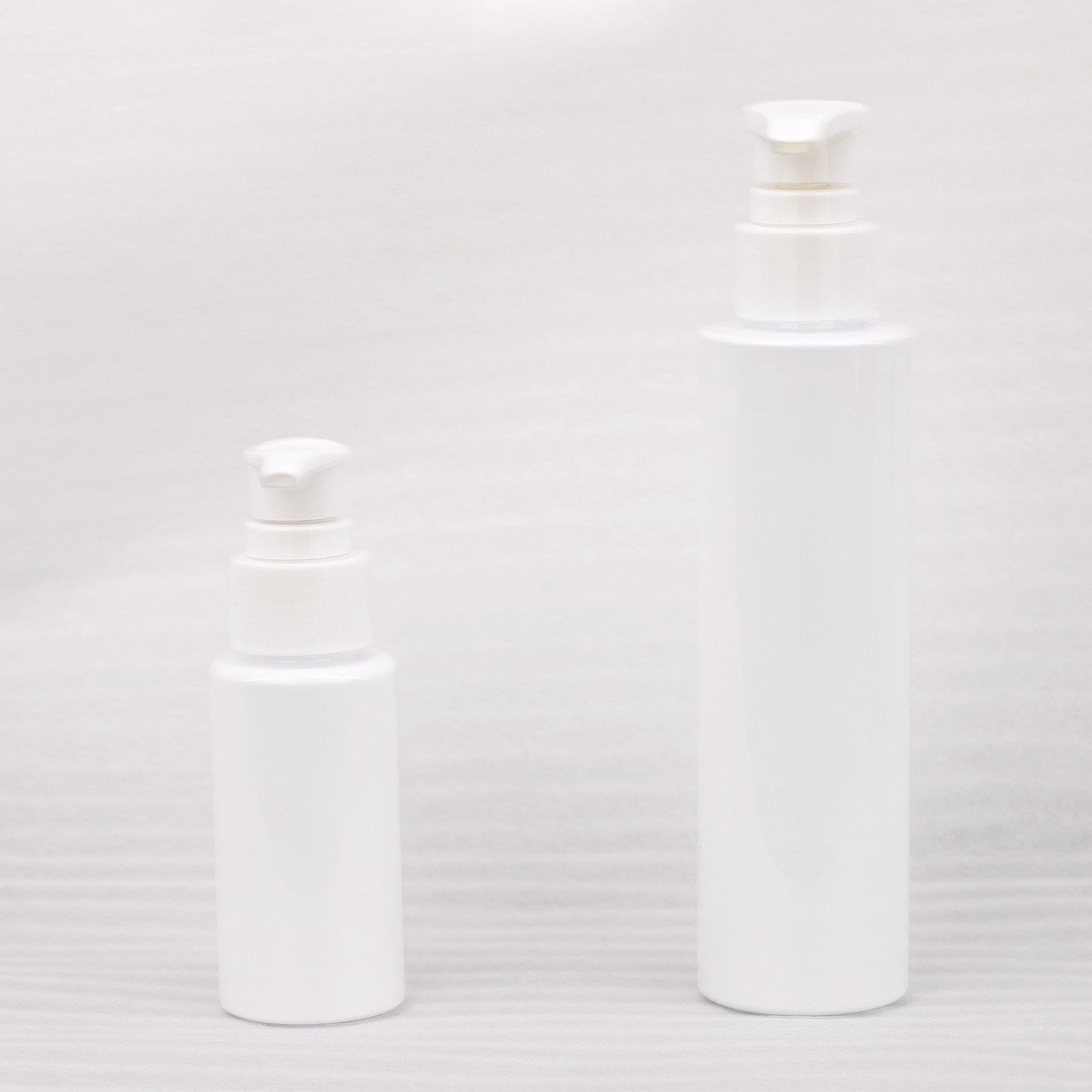 Cylinder 60ml 150ml Empty White PET Plastic Cosmetic Hair Conditioner Shampoo Bottle With Lotion Pump